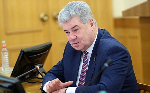 В. Бондарев: Медики Кировской области получат бесплатные лекарства от коронавируса