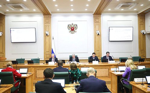 http://council.gov.ru/media/photos/large/Ef92yL14fDMvxuSgTpUTnMlDWeQYJ9Ie.jpg