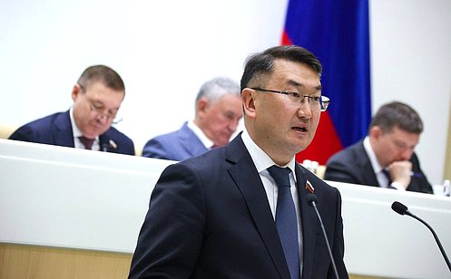 http://council.gov.ru/media/photos/large/FS6fmtYZNf57q9LYsRcbD8uyeNIilnMw.jpg
