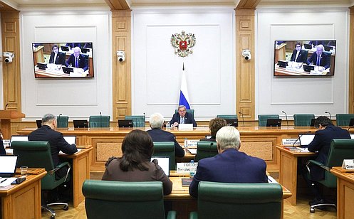 http://council.gov.ru/media/photos/large/GLJbMWhrSArxF0w15w9owpYAVVkLkg63.jpg
