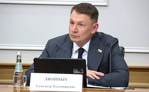 http://council.gov.ru/media/photos/large/I7e9m4C6QvJwq0ePPEG7lxmagVOMAXf9.jpg