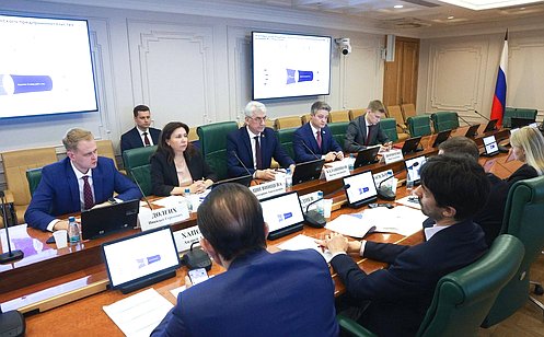 http://council.gov.ru/media/photos/large/JeBRRpaBZLAVx2gtTPfR9jjxMlJspkal.jpg