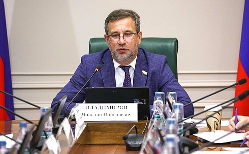 http://council.gov.ru/media/photos/large/JtBqvHd7blUMIxN8AMuVaaU4hfQGpfZ3.jpg