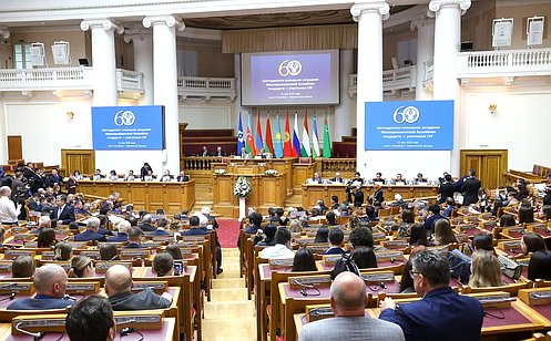 http://council.gov.ru/media/photos/large/KvoRII6AAsVkyCaANYQYkgk4ebVlWJHJ.jpg