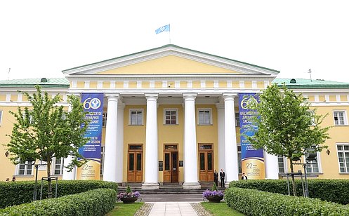 http://council.gov.ru/media/photos/large/M9cnbrCUESSAtGw3sAkRGwBoAvc7Y2n5.jpg