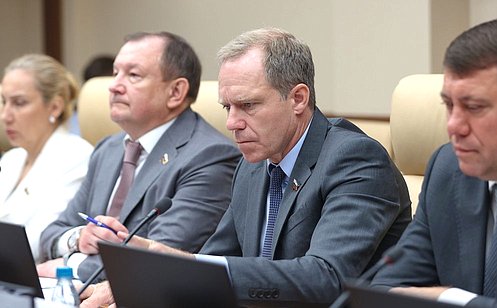 http://council.gov.ru/media/photos/large/NpAogvaWlCbP7IAxJAWks6bt7qa1IYIc.jpg
