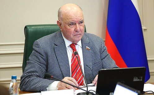 http://council.gov.ru/media/photos/large/OBAcM95f0IBsNWHVWXOrj3xEdBU6HUTV.jpg