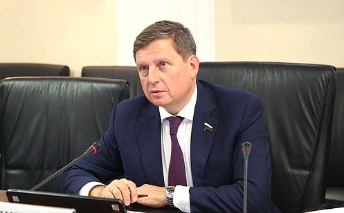 А. Епишин провел заседание рабочей группы по вопросам государственной политики в сфере авиастроения