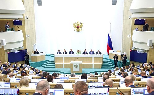 http://council.gov.ru/media/photos/large/OYL5a5Ra7FthpYIiYA7KIxrBTk1IqpHs.jpg