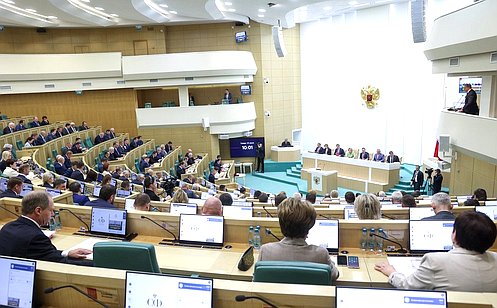 http://council.gov.ru/media/photos/large/QZ8AylxjVhQSQgBDnsVWAsgePJIxyVDl.jpg