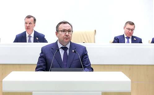 http://council.gov.ru/media/photos/large/ULkgLWIDAujC26ZyyJyLQnUYQvQEgEWb.jpg