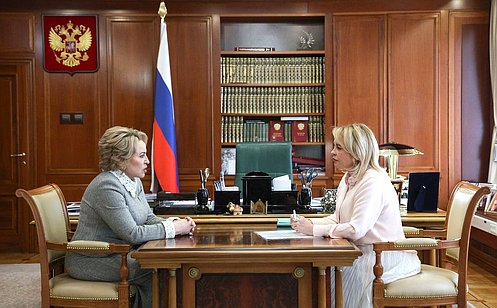 http://council.gov.ru/media/photos/large/UPNA1knKnn6Yy58PfhiAxNXujoVRMaMG.jpg