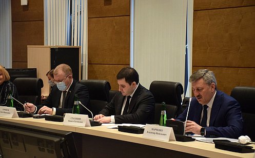С. Горняков принял участие в обсуждении перспектив развития строительной отрасли в Волгоградской области