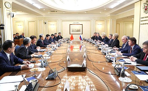 http://council.gov.ru/media/photos/large/VNMN68oJZoj1tvbJi0SY4fo2VzsQlYAB.jpg