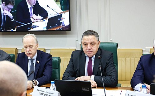 http://council.gov.ru/media/photos/large/VZ6AdYwA9pu3Tj2DTuX4U1Cu2feNzJkL.jpg