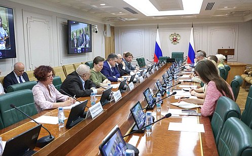 http://council.gov.ru/media/photos/large/XZpShr0hmNXh247HKsLRkcvjwQOyWqxx.jpg