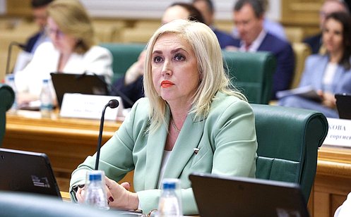 http://council.gov.ru/media/photos/large/XggeAfRSEvAOmRRYfsWqVBbFvchPkNAz.jpg