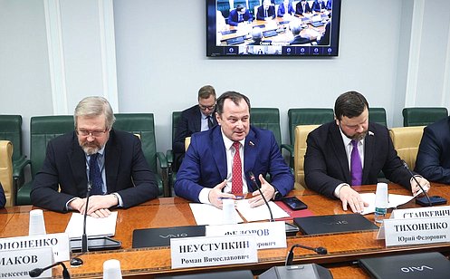 http://council.gov.ru/media/photos/large/a8oQHExngbliSbOPdwEmyYvdL6Aolf7x.jpg