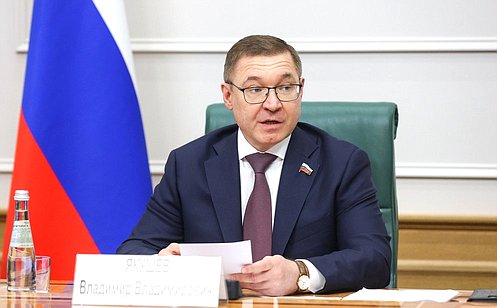 http://council.gov.ru/media/photos/large/aCVQ6EADdeAjR9hhq4MAxmekirrTm3A6.jpg