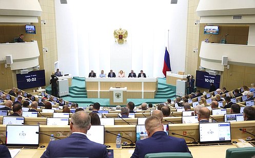 В Совете Федерации проходит 573-е заседание