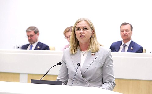 http://council.gov.ru/media/photos/large/c0jNskpQy83fQVsP350F3zdenjA79wsq.jpg