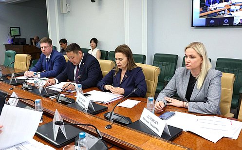 http://council.gov.ru/media/photos/large/cN9d0td3rVUtlQkaJ8GuRoRUsA9Pqpz7.jpg