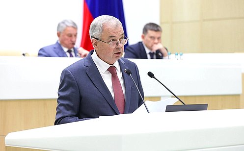 http://council.gov.ru/media/photos/large/d50LiHc1ZemsJJ3Z6fCzt0S4KpE0TV1D.jpg