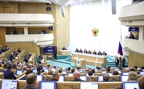 http://council.gov.ru/media/photos/large/f9glpyMUZR39TjrFclsqnSPZCYMjFlS2.jpg