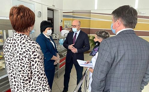 О. Цепкин посетил школы Саткинского района Челябинской области