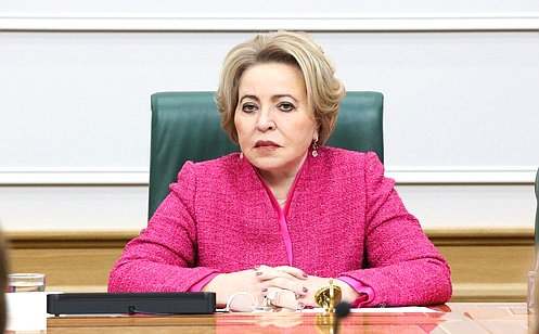 http://council.gov.ru/media/photos/large/fYjqgodszvrSQhfcI6zI6Ty26y3YTBgM.jpg