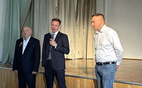 http://council.gov.ru/media/photos/large/giATCHob8Jj3cSaY4KanynEzoxVNou8F.jpg