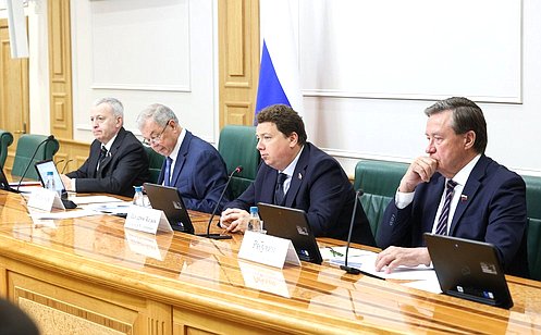 http://council.gov.ru/media/photos/large/hQXrwBNQmsLw3lhw4cjVeOqmShvPYyat.jpg