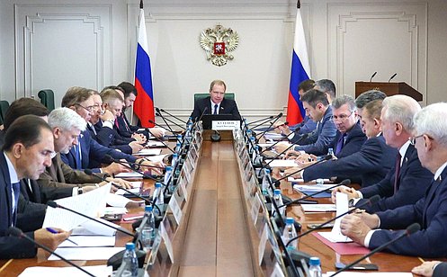 http://council.gov.ru/media/photos/large/hRmHsEAk0h6DfindwKvKPZbZzP8bfyZA.jpg