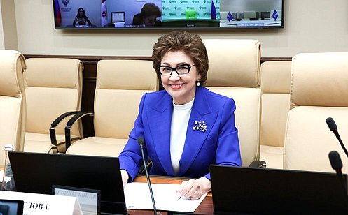 http://council.gov.ru/media/photos/large/ha5f4eAeqEt4uiGDSqOtbvw77WpRFrPb.jpg