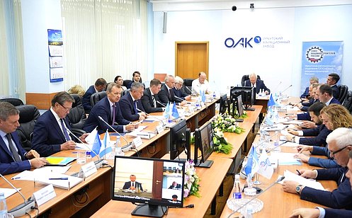 http://council.gov.ru/media/photos/large/ikArs7yAQzhImCOJSyatZWz0tmHboAyt.jpg