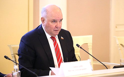 Сенаторы провели рабочую встречу с президентом Республики Татарстан