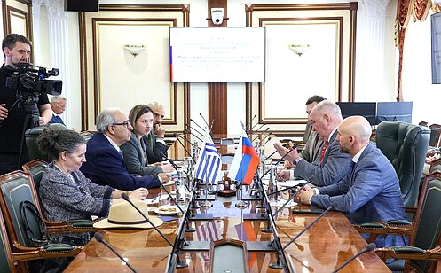 http://council.gov.ru/media/photos/large/keFL3yAjuEmQY1GXsqBiu0gtXlXwuF97.jpg