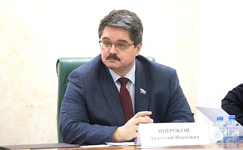 Совершенствование государственных гарантий для лиц, проживающих на Крайнем Севере, обсудили в Совете Федерации
