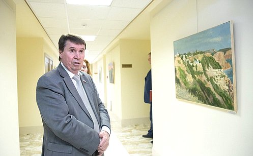 В Совете Федерации открылась художественная выставка «Крым. Город-герой Севастополь»