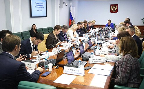 http://council.gov.ru/media/photos/large/nZMfcQB8pmw5zTWJ2SwJ01ixgk3UqWU8.jpg