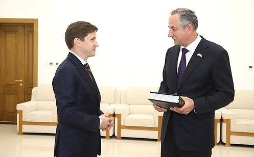 http://council.gov.ru/media/photos/large/p1Uk7PLMYE7kfYKPubhHYOXTHQskaWdv.jpg