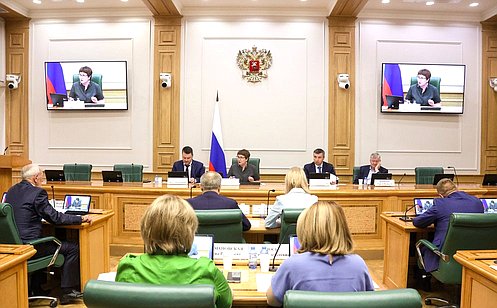 http://council.gov.ru/media/photos/large/pFMVAC6omm0zl45tiJaG5AAGXGnQvA5x.jpg