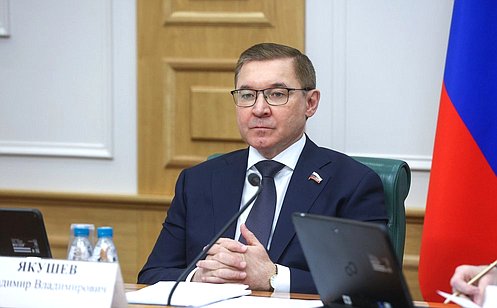 http://council.gov.ru/media/photos/large/pUTBMmQXbzkVh9JflhFHZpSPRehxTHVG.jpg