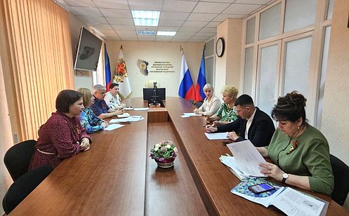 О. Бас провела совещание с руководством министерств здравоохранения и образования Луганской Народной Республики
