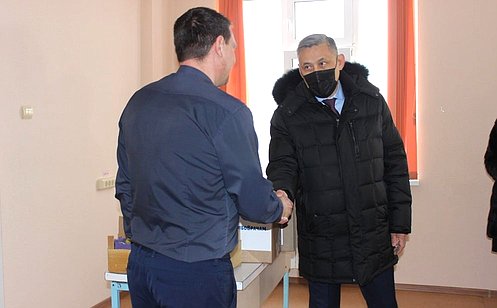 Ю. Валяев посетил областную инфекционную больницу в Биробиджане