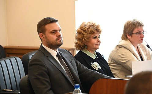 Н. Куликовских приняла участие в заседании Смоленской областной Думы и посетила Новодугинский район