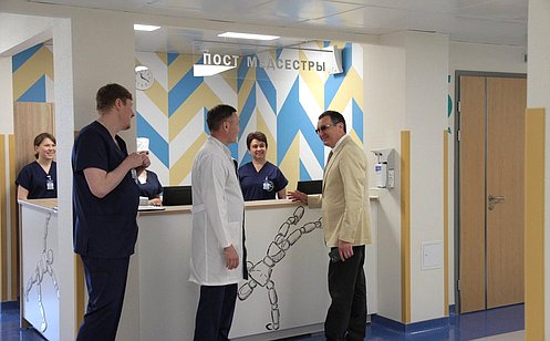 Н. Федоров посетил новый корпус Федерального центра травматологии, ортопедии и эндопротезирования в Чебоксарах