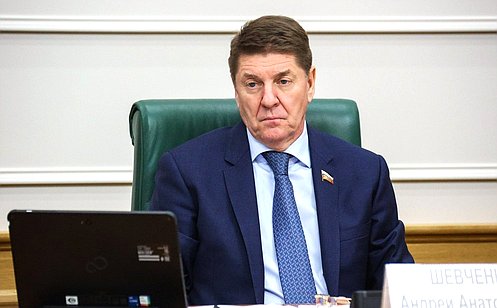 http://council.gov.ru/media/photos/large/tQbXok69JFgpk6rvDkelHniH2WJqbMmG.jpg