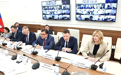В Совете Федерации состоялось совещание по обсуждению обновленной Стратегии сохранения амурского тигра в РФ