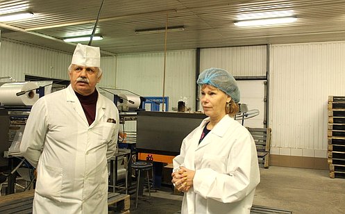 Т. Гигель в ходе рабочей поездки по Республике Алтай посетила предприятие по переработке молока